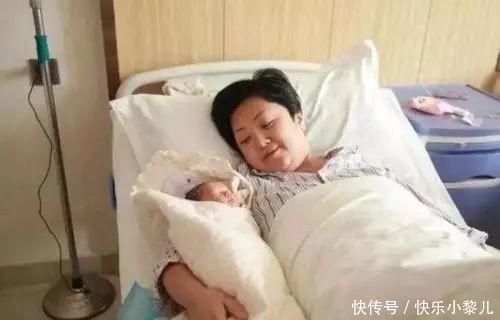 兄弟俩|为27岁儿子生弟弟，宝妈高龄生产引争议：等两年抱孙子不好吗？