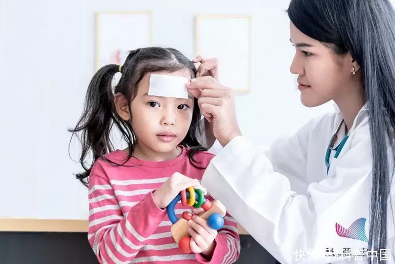 出身|发烧，捂一捂出身汗就好了？超过40℃，真会烧坏脑子？解答来了