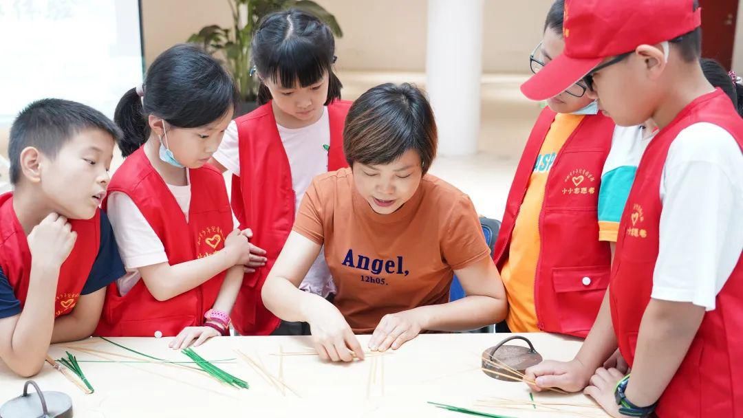 小读者们|打卡最美图书馆！六图迎来10位来自合肥的小读者