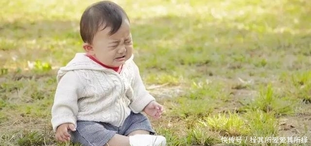 解决|孩子哭闹哄不好,别掉入他埋的坑,聪明的家长第一步都会这样做