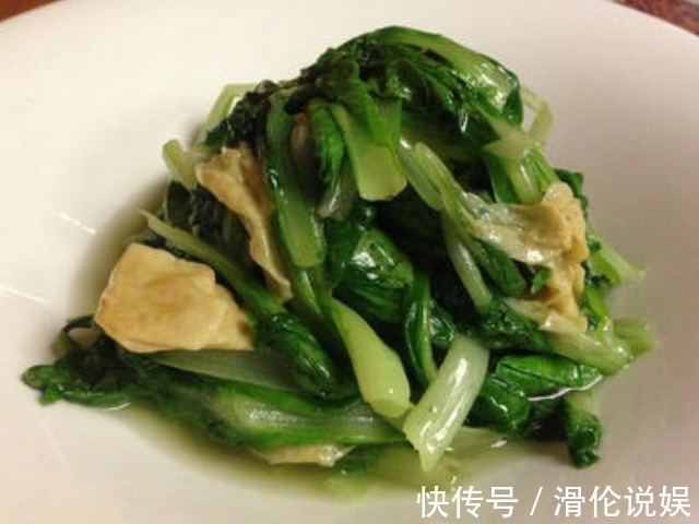 农村烂地的“鸡毛菜”，女人应常吃，越吃身体越好，越吃皮肤越好