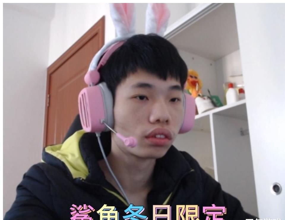 主播|只有三套衣服的鲨鱼再添新装，网友：果然穿军旅服的男人最好看！