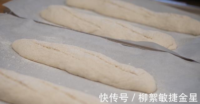 总吃甜面包，换一种口味，试试这个无油无糖的法棍面包！