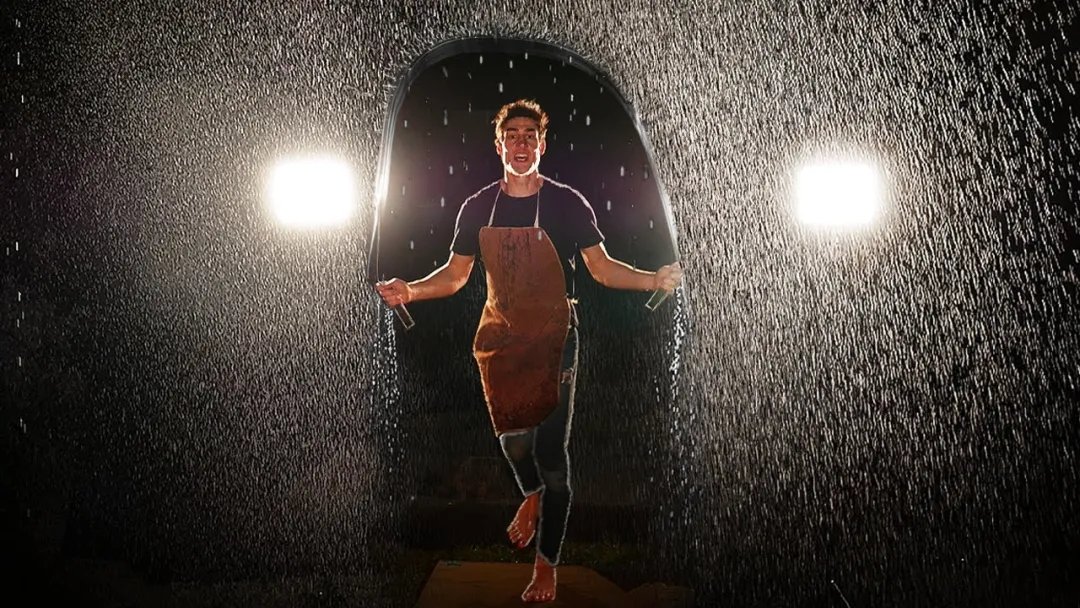 阿列克萨|为了验证商场测体温是不是形式,油管博主把脑门捂到48度