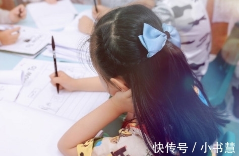 |雷佳音吐槽女儿太像自己,天生段子手超混蛋,还坑娃说她是虚荣怪