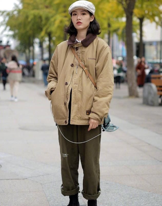 元气满满|身材高挑的小姐姐,穿搭出别样的风格,显得特别青春洋溢