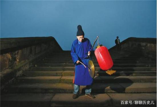 物件儿$古人夜晚为什么要打更若没人打更后果很严重,古人智慧让人叹服