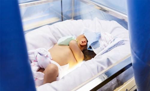 足月|足月37周跟40周有区别吗?医生:肚子里多待一天,比外面十天都强