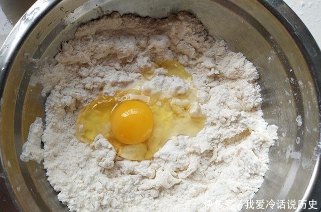 入秋,别忘了吃这馅的饺子,1元一斤,软糯鲜美,我家隔三差五做