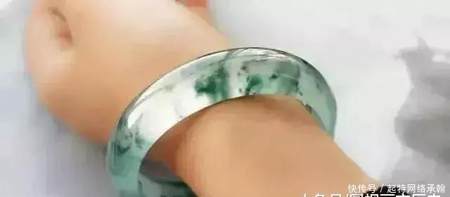 6万买的飘花翡翠手镯,行家却说只值6千,少的这个0哪儿去了?