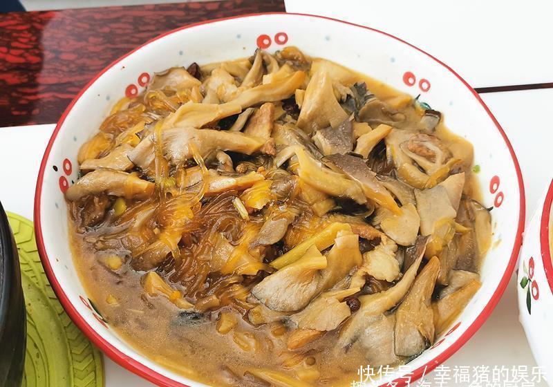 天冷了,夫妻俩在家做4道家常菜,又香又下饭,网友:妈妈的味道