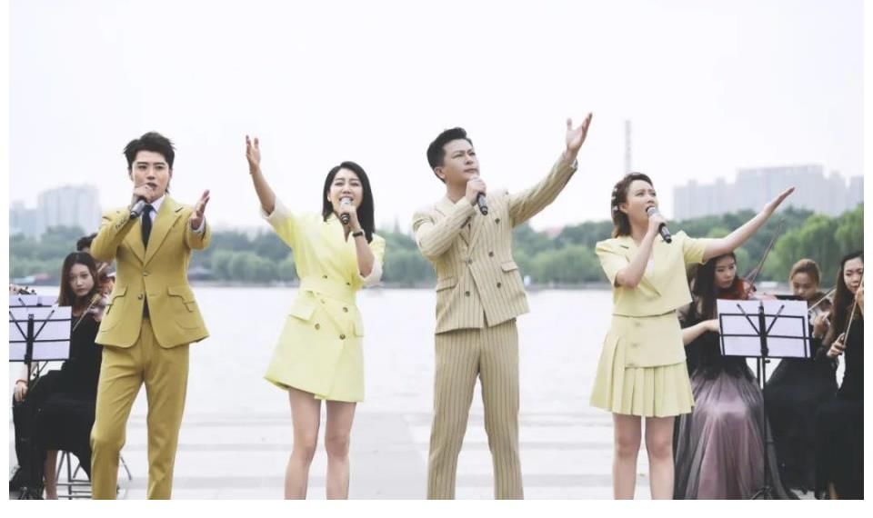 解放战争|山东卫视《寻声记》走进泉城济南！于毅、桂雨濛大明湖畔唱响《英雄如山》