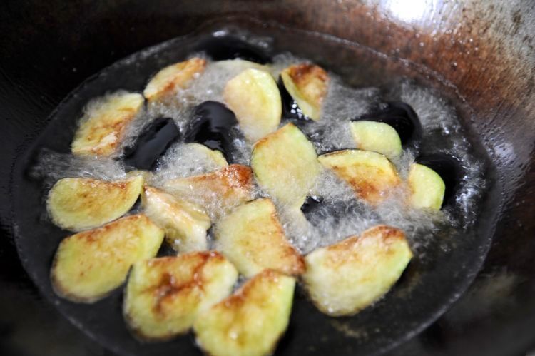 东北名菜地三鲜的家常做法，鲜香解馋，好吃不腻