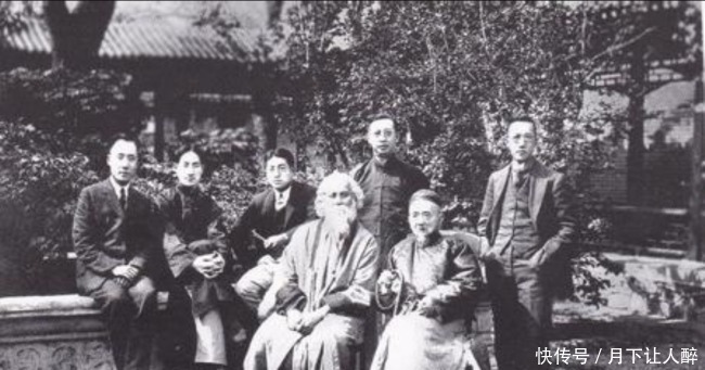 徐志摩的葬礼,生前有关的三个女人同时出席,挽联内容显露真情!