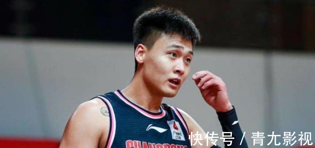 广东|广东惨败!曾繁日犯规险酿冲突,孙铭徽暴怒起身,争冠需靠赵睿?