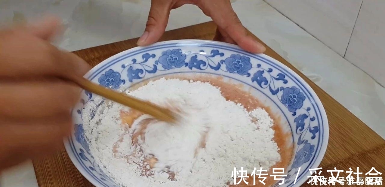 口水|早餐新吃法, 手不沾面, 做出来比鸡蛋饼营养又好吃, 边吃边流口水