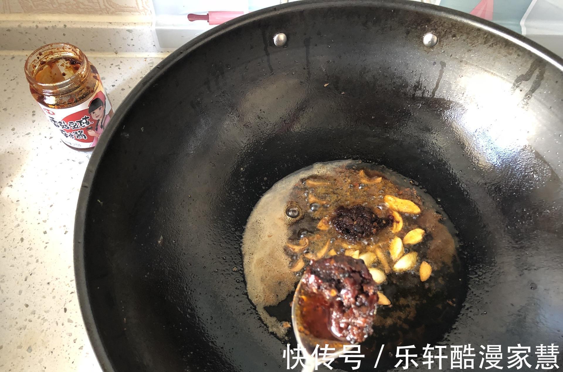 干锅虾|吃一回爱一回的干锅虾，怎么吃都吃不腻，用料简单，在家就能做