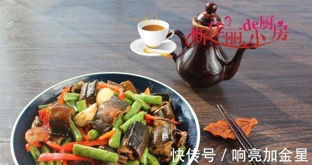 武汉母子俩1荤1素1汤晚餐，简单美味又营养，花钱不多孩子吃得香！