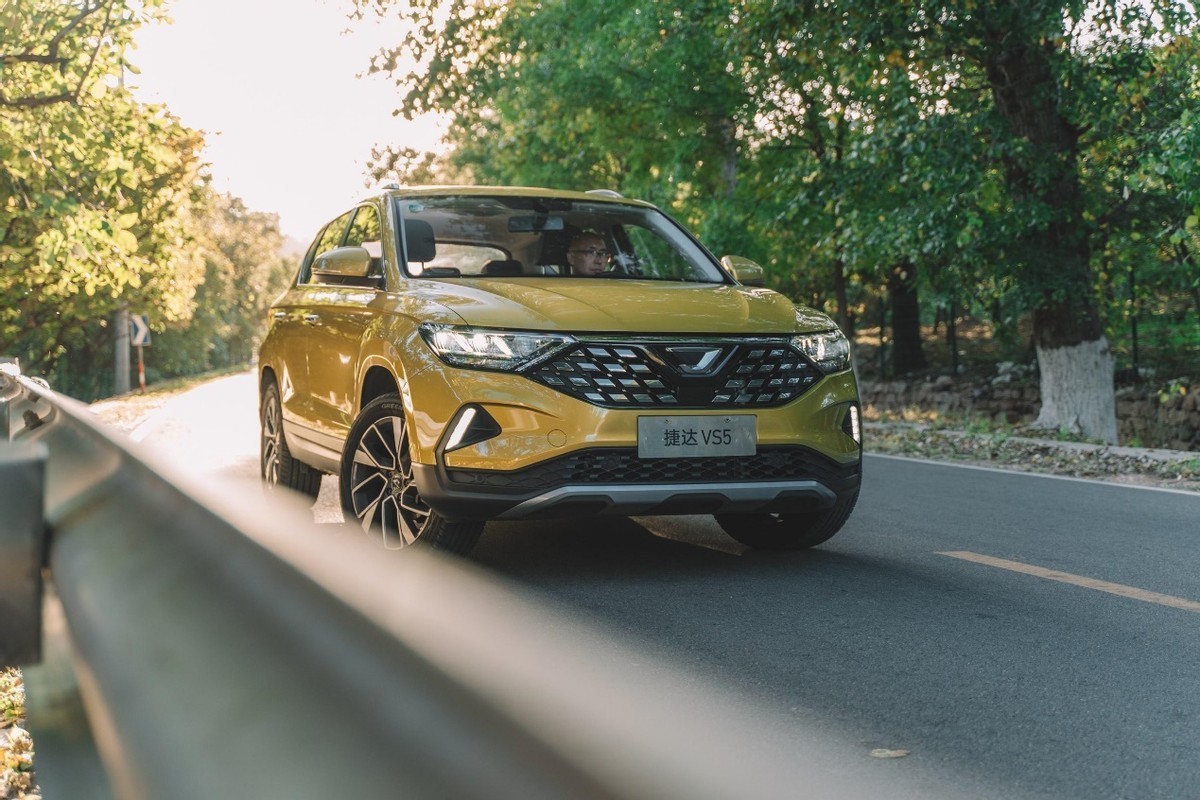 神仙打架,宝骏RS-3对比捷达VS5,怎么选?