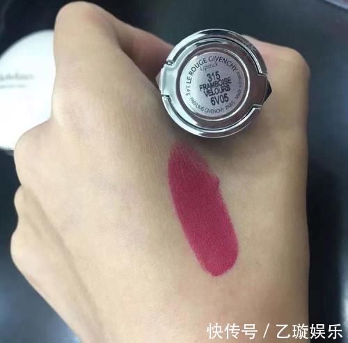 红管|很火却很不好用的口红,阿玛尼红管“大翻车”,它涂上显老20岁