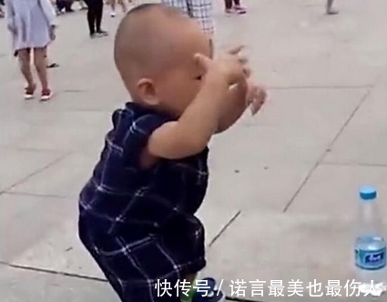 孩子|宝妈出差将孩子交给奶奶,一段之间之后,孩子的动作让宝妈笑喷了