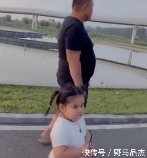 医生|爸爸带娃做亲子鉴定，还没做就被赶出来，医生一看就是你亲生的