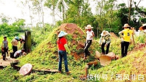 学说!坟前漫平儿孙旺,坟后兜水主富家,什么意思?有道理吗?