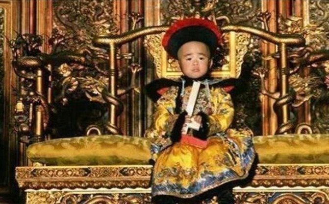 龙椅|专家对溥仪的龙椅修复了3年,却一直没有坐过,声称:不敢坐!