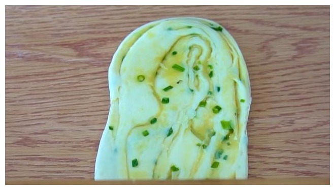 这种早餐饼,层层酥脆直掉渣,做法还简单,外面早餐店根本吃不到