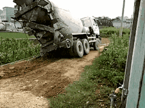 |搞笑GIF:买了双鞋子掉毛就认了,结果还自带染色功能