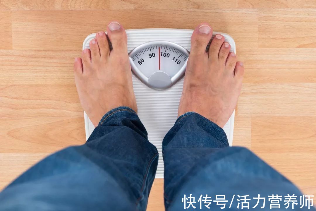 腰围|为什么越来越多的年轻人患肠癌?专家:除了吃以外,有这3点原因