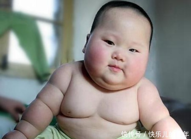 宝宝|女婴15个月36斤,胖的不会走路,网友:15个月孩子到底经历了啥?