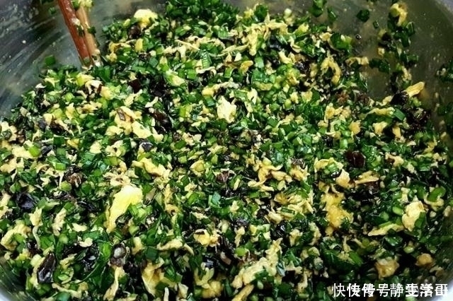 饺子皮|不和面不揉面,外酥里嫩,皮薄馅大香味浓郁,早餐吃比油条包子好