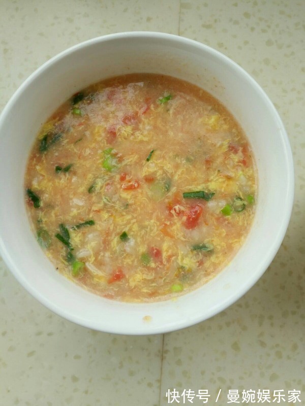 天冷早餐这样吃，既是主食又是汤，驱寒又暖胃，5块钱能做一大锅