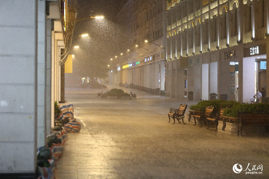 福建|福建厦门4日出现局部暴雨天气 多个景区关闭