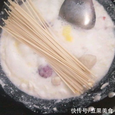 大杂烩|大杂烩～鱼丸鸡蛋牛奶面