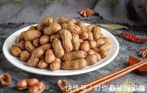营养物质|花生煮熟吃和生着吃,哪种更有营养,爱吃花生的人,可别吃错了