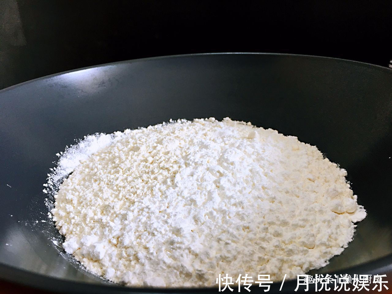 炸鸡翅我有小诀窍,这样炸出来的鸡翅又酥又香,色泽金黄