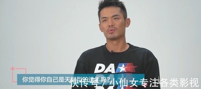 娇妻|恩爱!林丹赖着欧式大床不起,娇妻谢杏芳柔声细语:起床了