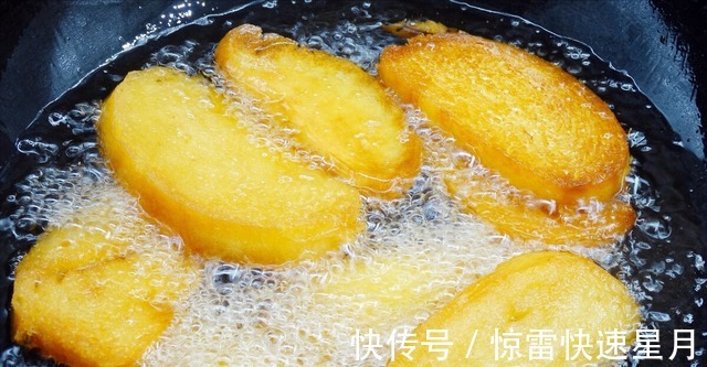 炸馒头片,不要只会裹蛋液,要想外酥里嫩不吸油,还需多放1味料!