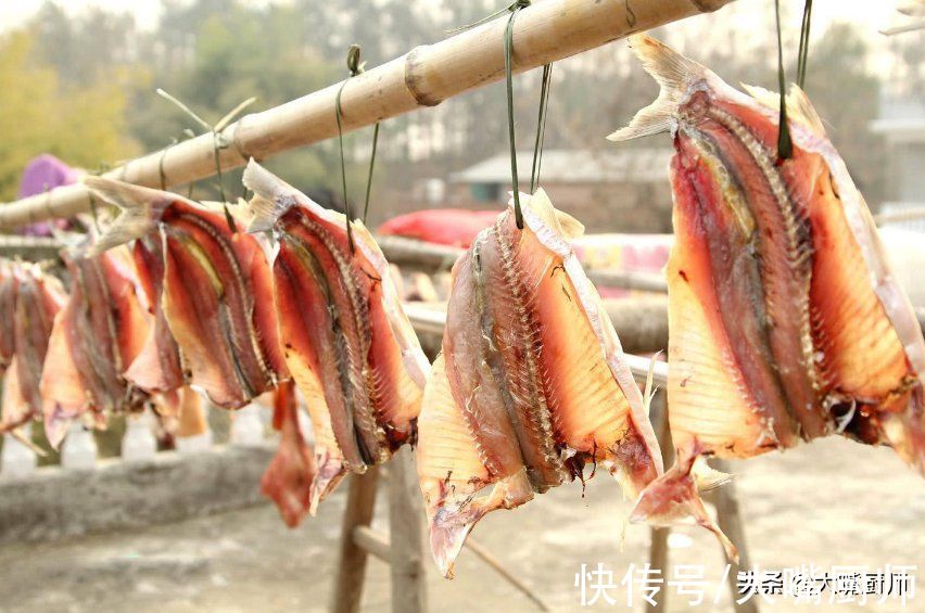 腌腊鱼直接抹盐，难怪发霉发臭！牢记3个技巧，又香又嫩久放不坏