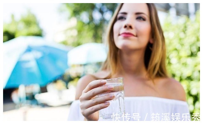 一杯温开水|早上空腹喝水,对身体有哪些影响?这些小知识,多留心了