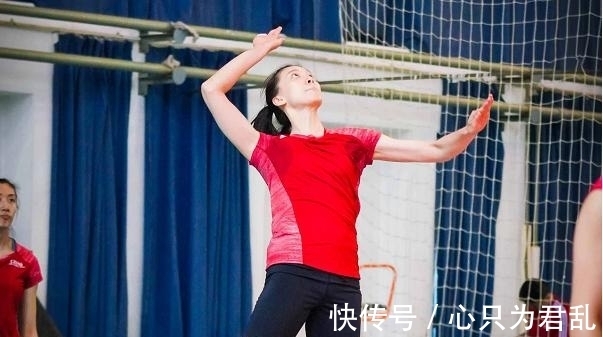 集训队|中国女排冠军之一!两次都落选集训队!为何前主帅郎平不重视她