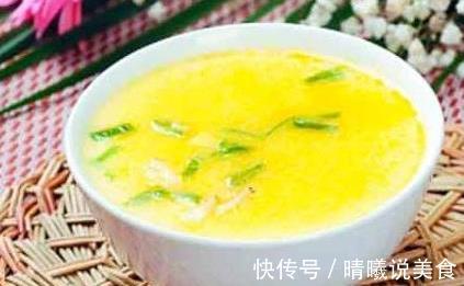 “蒸鸡蛋”用热水还是冷水做对这一点,蛋羹又嫩又滑还好吃