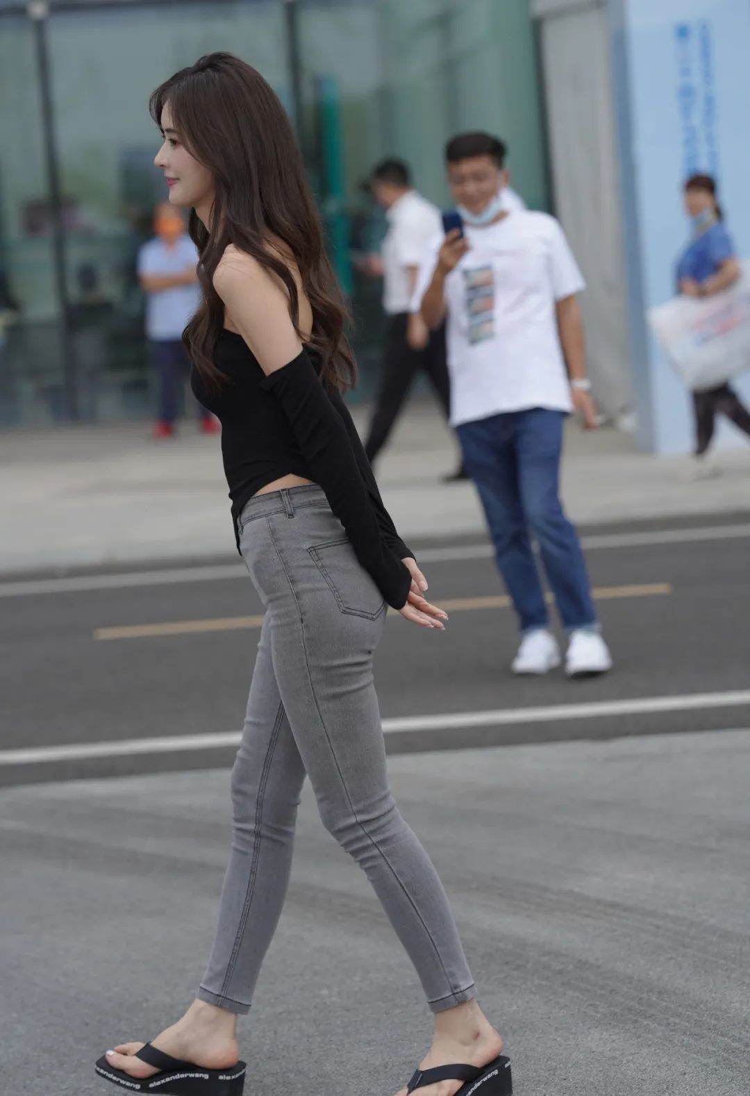 时尚 清新自然的穿搭效果,大气养眼又温婉,时尚魅力尽显无疑