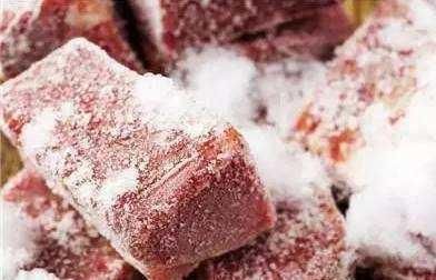 有一种肉快扔掉吧经常吃能加速衰老还致癌,你家冰箱可能就有