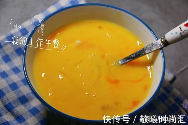 烤箱|我家这样做蛋糕,无需面粉无需打发,嫩滑的口感,比海绵蛋糕好吃