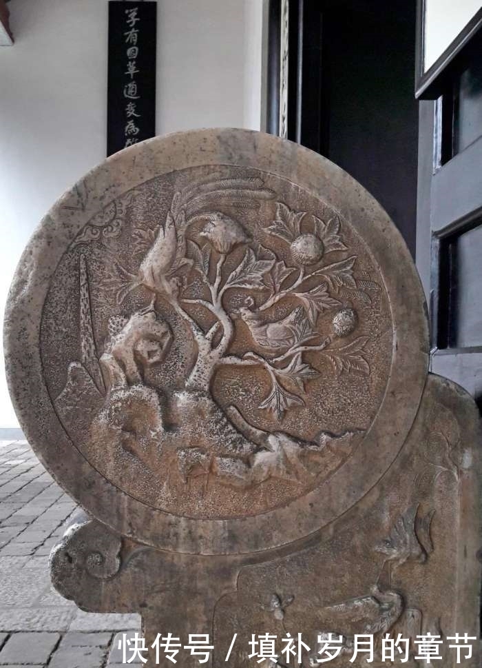 一位皇帝赐书, 两位皇帝赐匾,这可能是我国最牛的学校了