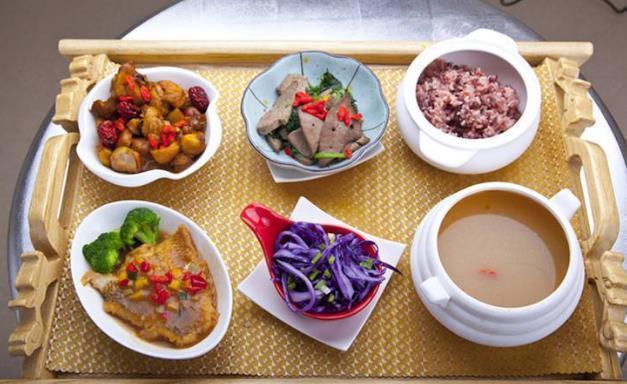 食物|生完孩子被催着喝“红糖水”,产后喝红糖水真能补铁、促排恶露吗