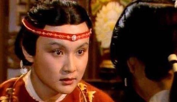 红楼梦!《红楼梦》贾母疼爱黛玉,宝玉喜欢黛玉,但黛玉真正的靠山是他!